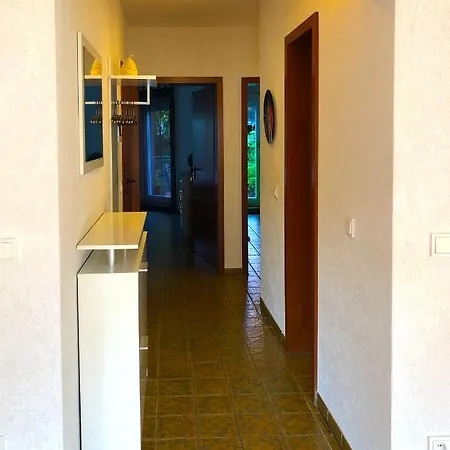 Modernes In Schoener Lage アパート *