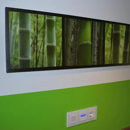 Modernes In Schoener Lage 뒤셀도르프