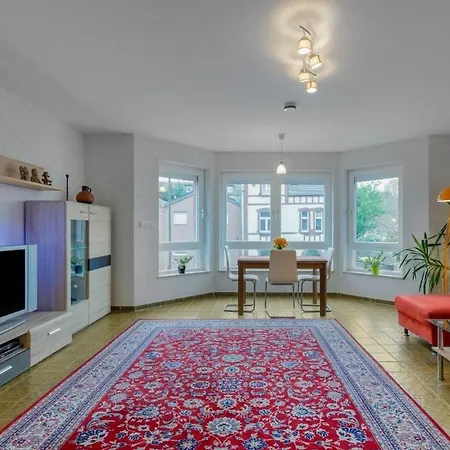 Modernes In Schoener Lage * Düsseldorf