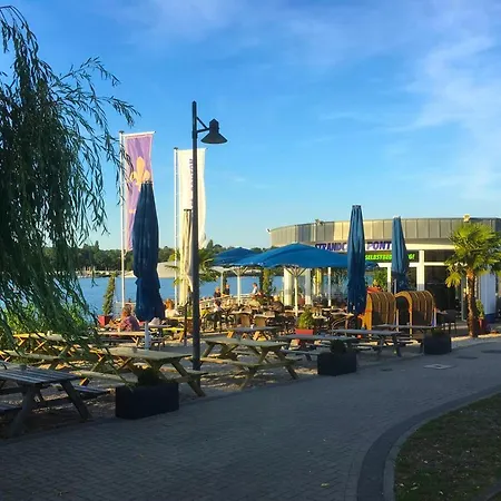 Modernes In Schoener Lage * Dusseldorf