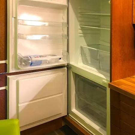 Modernes In Schoener Lage Apartment Dusseldorf