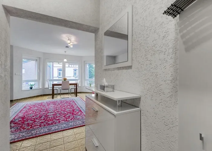 Modernes In Schoener Lage * Düsseldorf